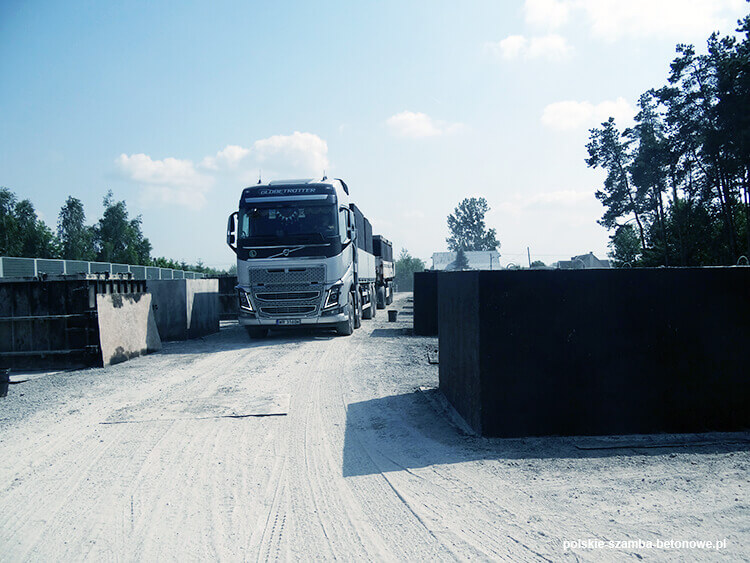 Transport szamb betonowych  w Gościnie